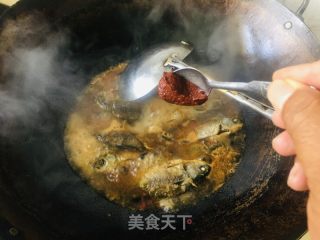 豆豉烧鲫鱼的做法步骤：6