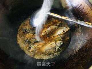 豆豉烧鲫鱼